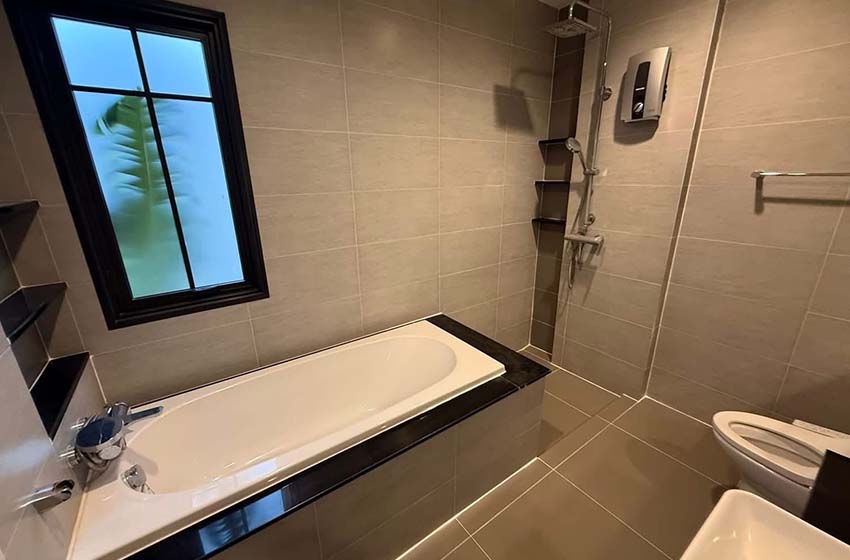 House with Shared Pool in Chaengwattana 